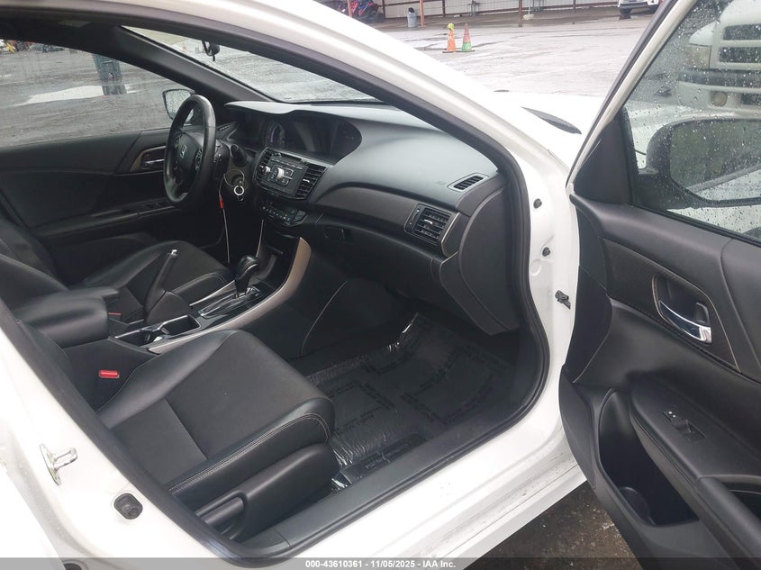 1HGCR2F50HA237757 2017 HONDA ACCORD photo no. 5