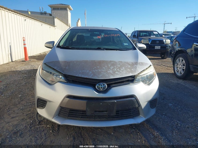 2015 TOYOTA COROLLA LE 5YFBURHEXFP257277