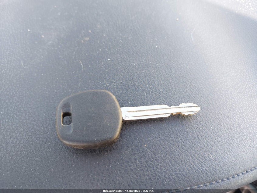 2015 TOYOTA COROLLA LE 5YFBURHEXFP257277