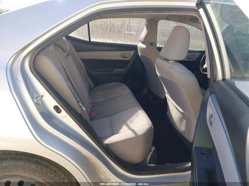 2015 TOYOTA COROLLA LE 5YFBURHEXFP257277