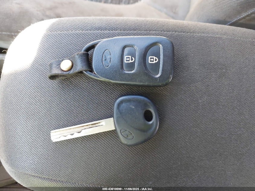 2016 HYUNDAI ACCENT SE KMHCT4AE4GU049660