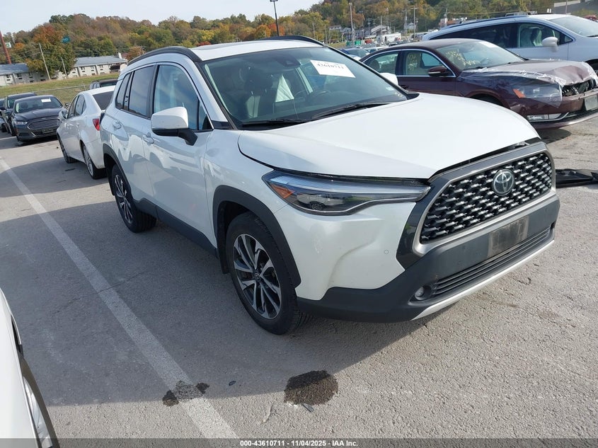 TOYOTA COROLLA CROSS XLE