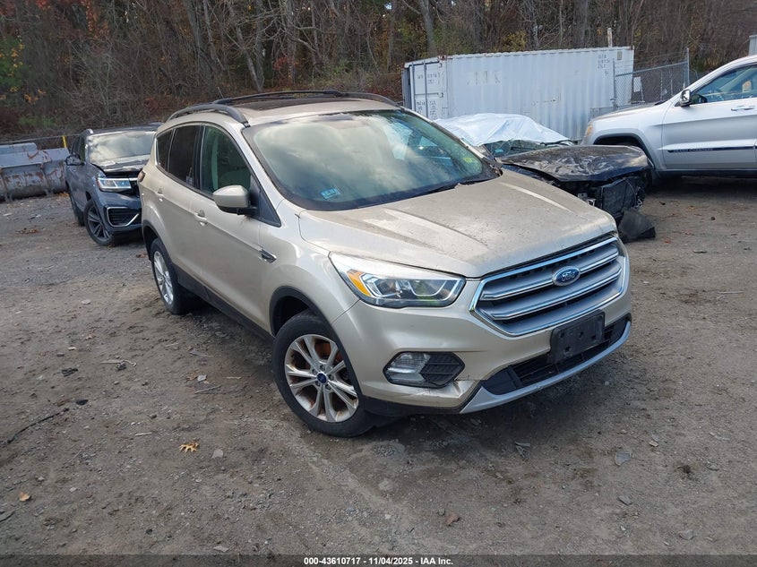 2017 FORD ESCAPE SE - 1FMCU9GD9HUC58130