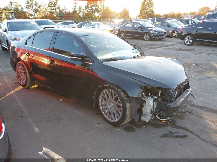 2015 VOLKSWAGEN JETTA 1.8T SE - 3VWD17AJ6FM273848