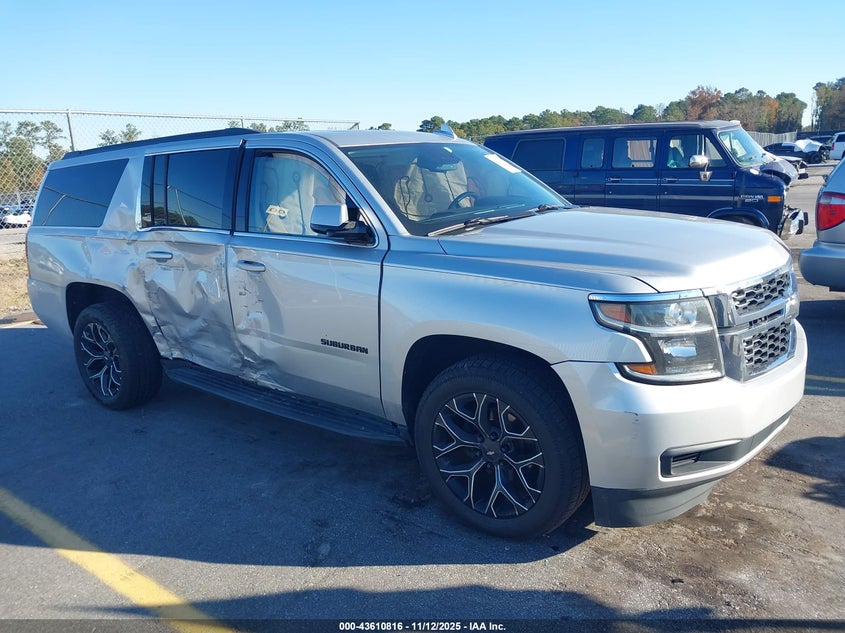 CHEVROLET SUBURBAN 4WD LT