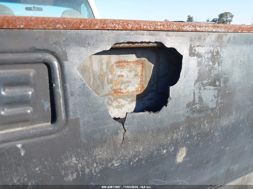 2007 Ford F-350 Xl/Xlt VIN: 1FTSF30537EA60369 Lot: 43611067