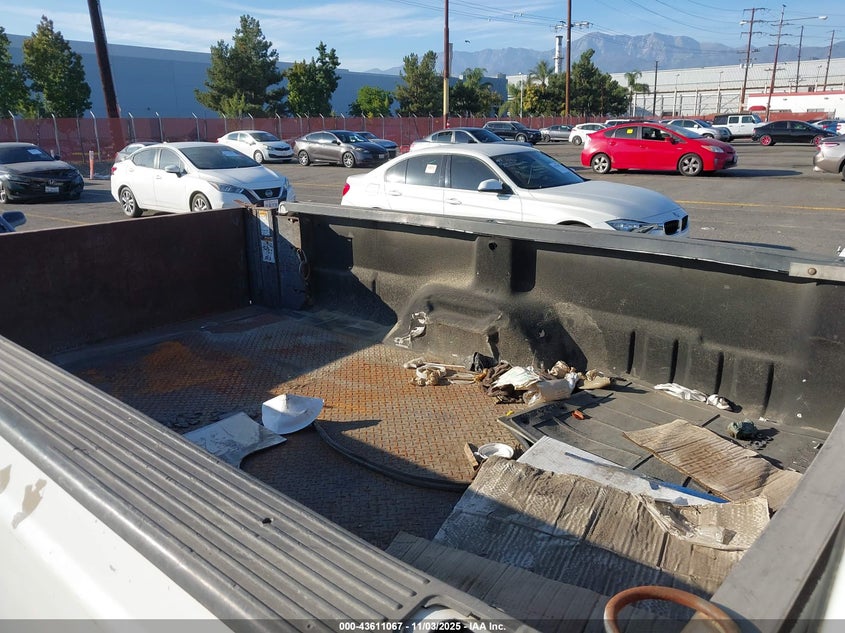 2007 Ford F-350 Xl/Xlt VIN: 1FTSF30537EA60369 Lot: 43611067