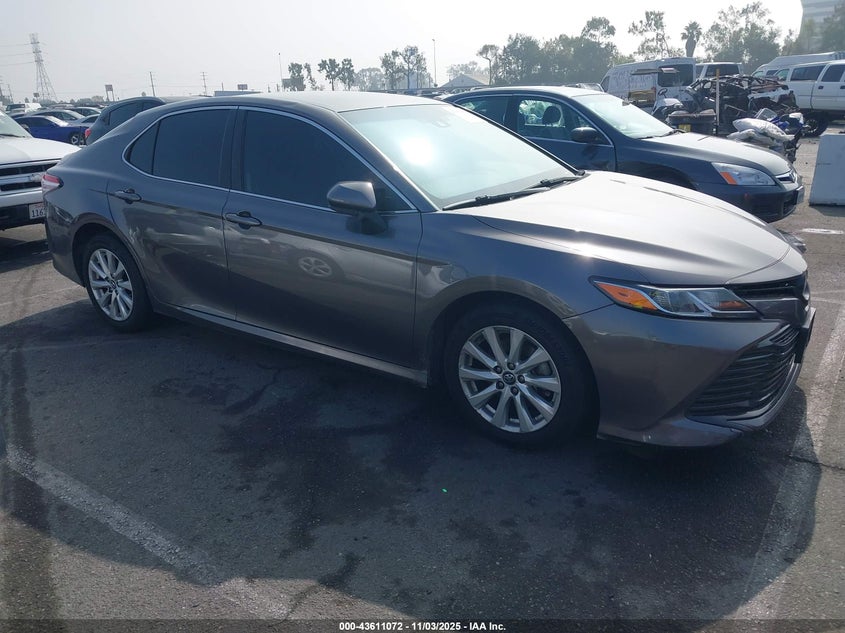 2018 TOYOTA CAMRY LE - 4T1B11HK2JU014425