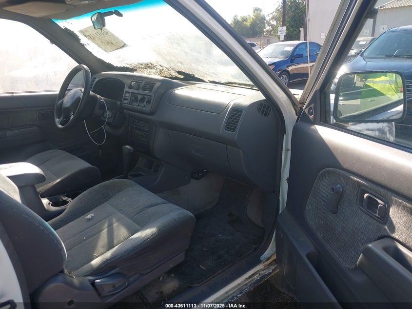 1N6ED27T6YC387750 2000 NISSAN NAVARA (FRONTIER) photo no. 5