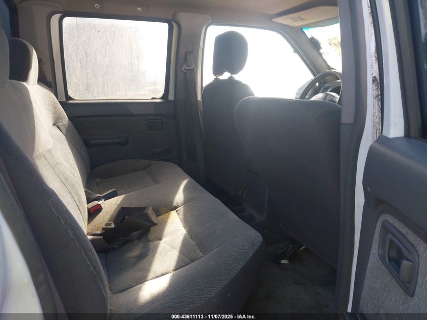 1N6ED27T6YC387750 2000 NISSAN NAVARA (FRONTIER) photo no. 8