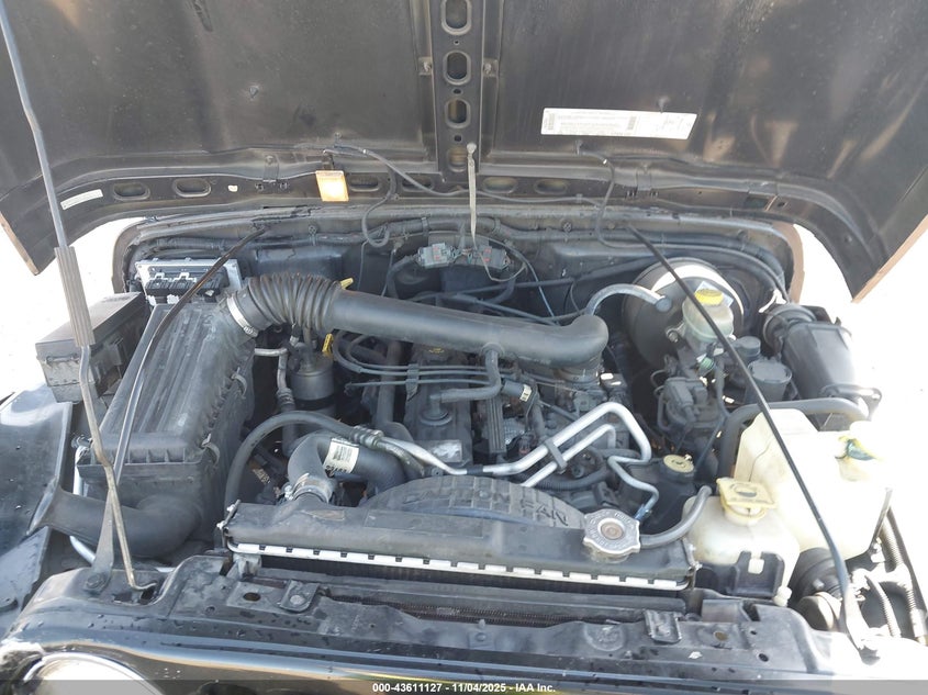 2000 Jeep Wrangler Sahara VIN: 1J4FA59S5YP700778 Lot: 43611127