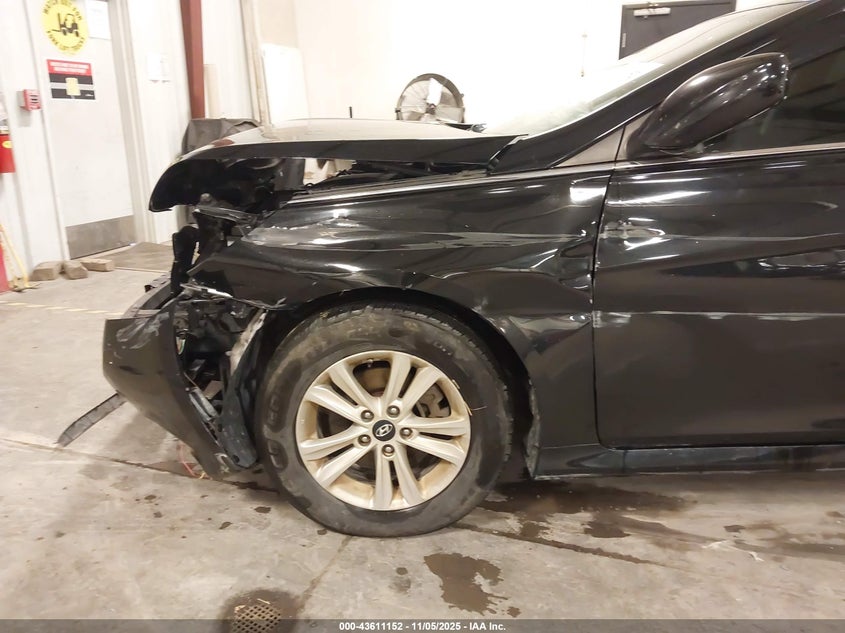 2014 HYUNDAI SONATA GLS - 5NPEB4AC0EH880854