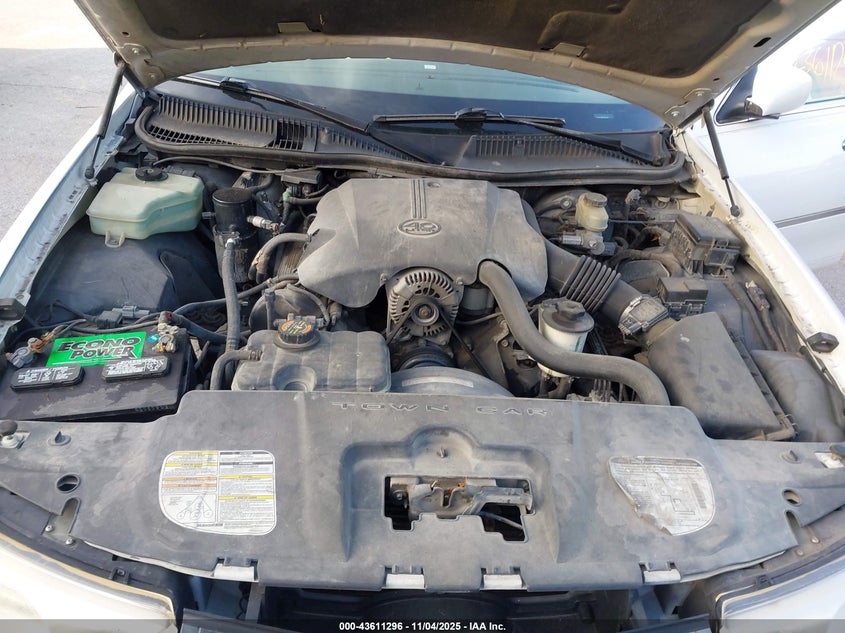 1999 Lincoln Town Car Executive VIN: 1LNHM81W5XY708048 Lot: 43611296