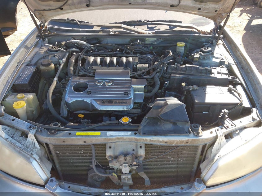 2001 Infiniti I30 Luxury VIN: JNKCA31A61T024711 Lot: 43611310