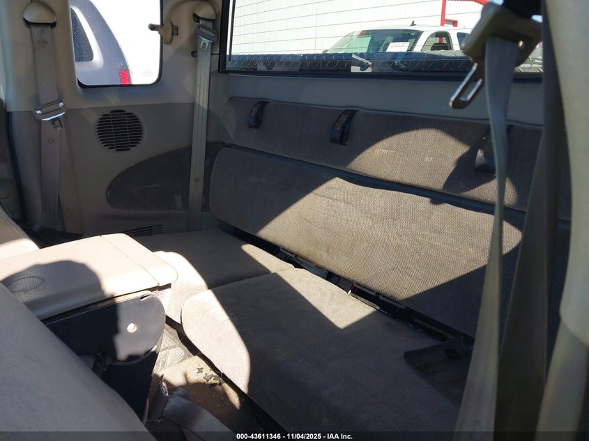 1B7GL22XX1S343447 2001 DODGE DAKOTA photo no. 8