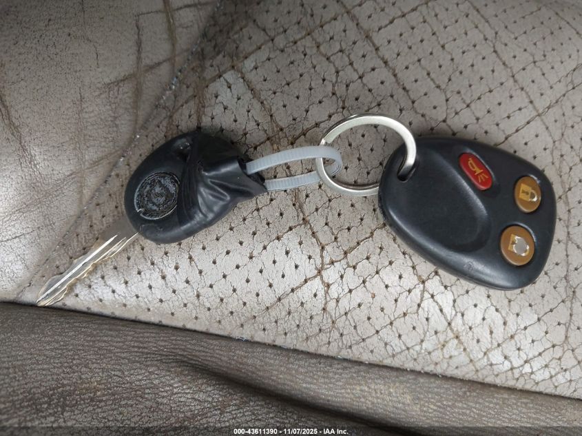 2003 Cadillac Escalade Standard VIN: 1GYEK63N83R284286 Lot: 43611390