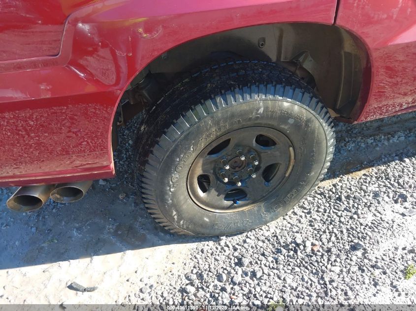 2003 Cadillac Escalade Standard VIN: 1GYEK63N83R284286 Lot: 43611390