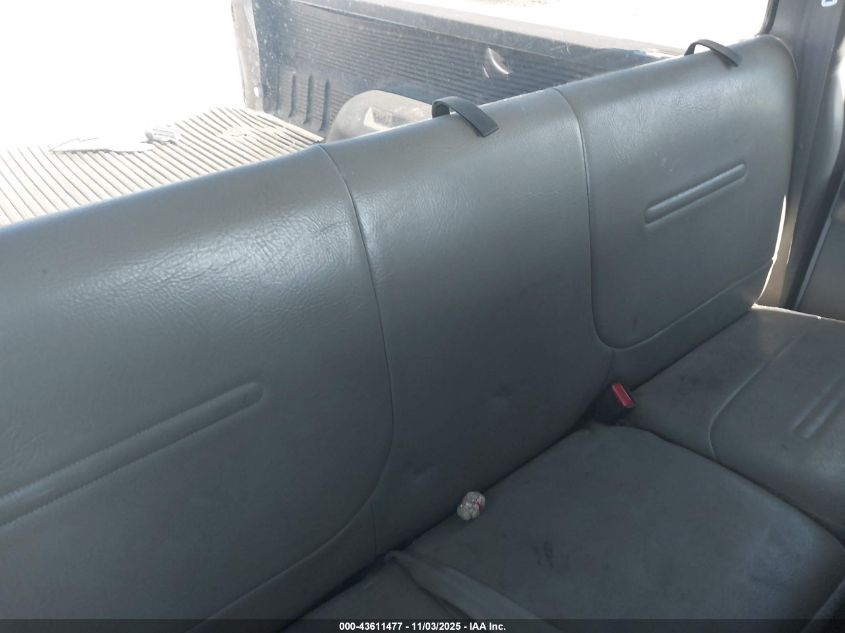 2002 Ford F-250 Lariat/Xl/Xlt VIN: 1FTNX20L62EB23153 Lot: 43611477