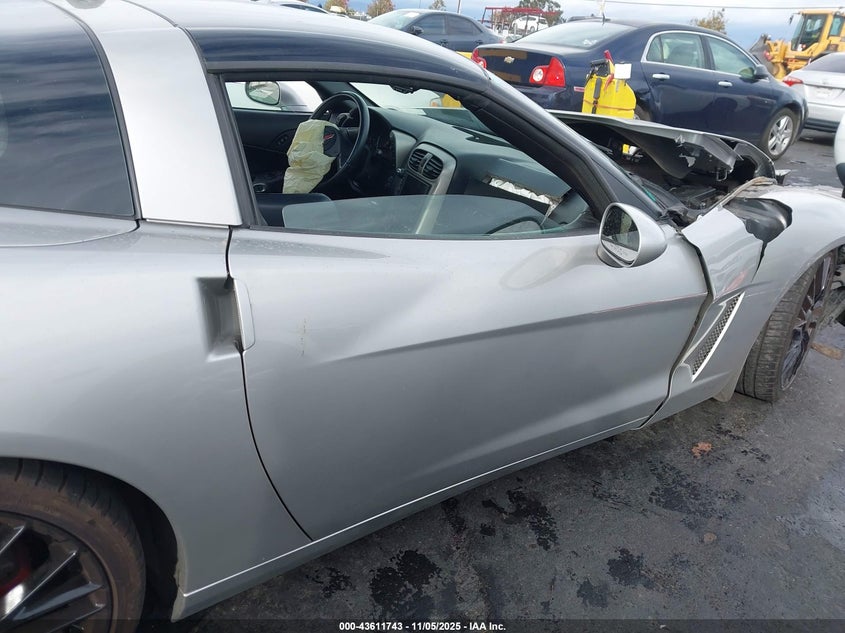 2005 Chevrolet Corvette VIN: 1G1YY24U255111754 Lot: 43611743