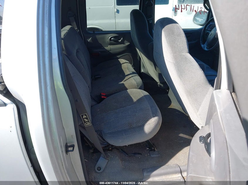 2001 Ford F-150 King Ranch Edition/Lariat/Xlt VIN: 1FTRW08L31KE88743 Lot: 43611744