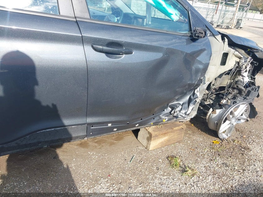 2020 HYUNDAI KONA SE KM8K1CAAXLU460824