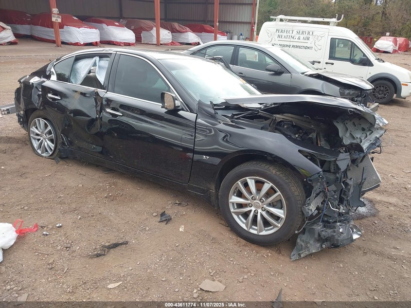 INFINITI Q50 PREMIUM