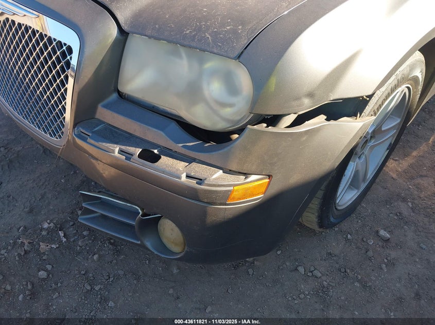 2008 Chrysler 300C Hemi VIN: 2C3LA63H88H119635 Lot: 43611821