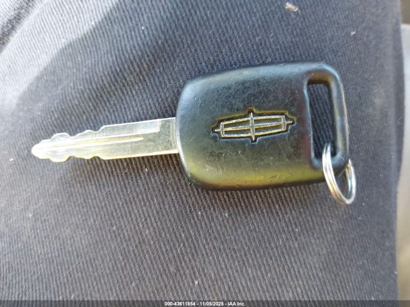 2004 Lincoln Town Car Ultimate VIN: 1LNHM83W84Y609796 Lot: 43611854