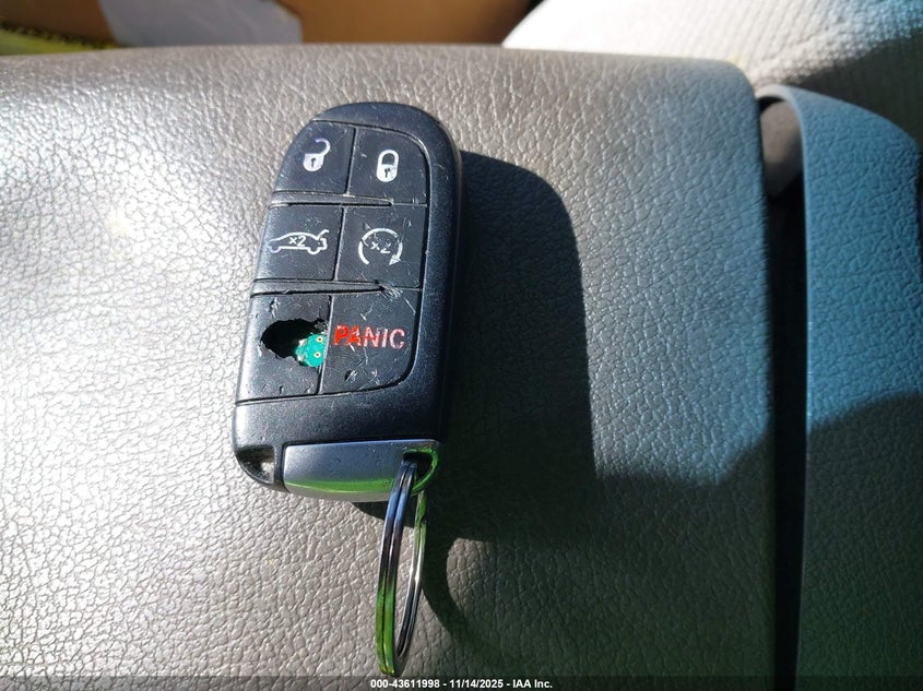 2016 Chrysler 300C VIN: 2C3CCAEG3GH268695 Lot: 43611998