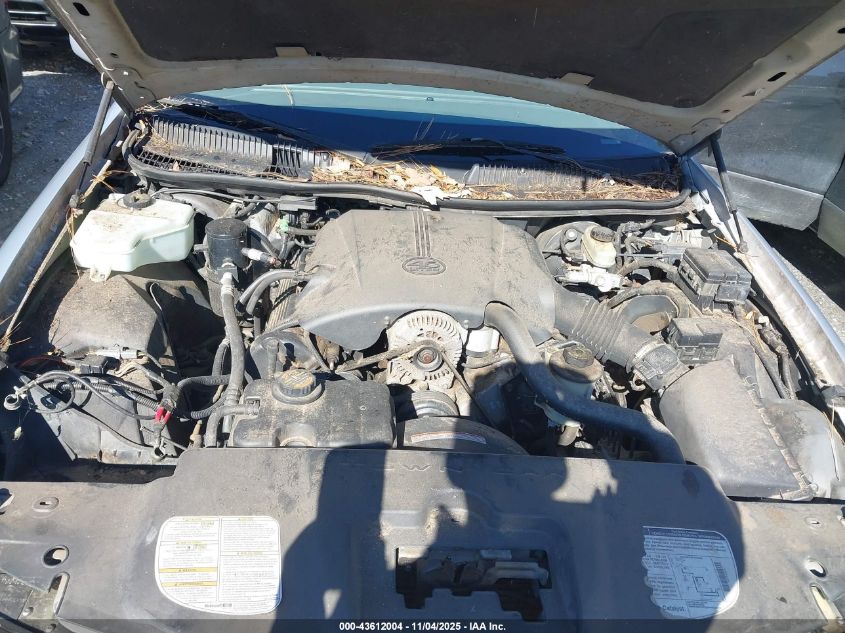 2000 Lincoln Town Car Signature VIN: 1LNHM82W1YY819681 Lot: 43612004