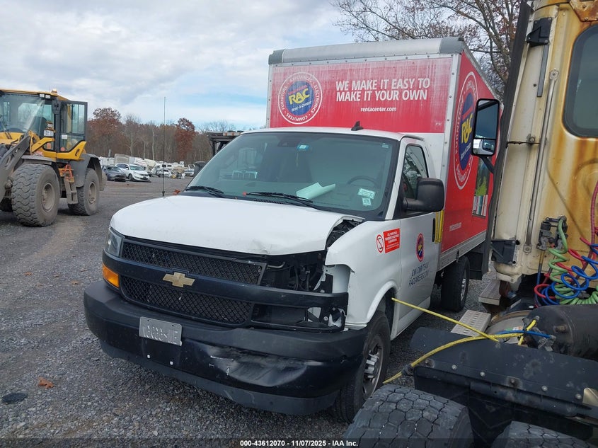 1GB0GRFP3M1305713 2021 CHEVROLET EXPRESS photo no. 2
