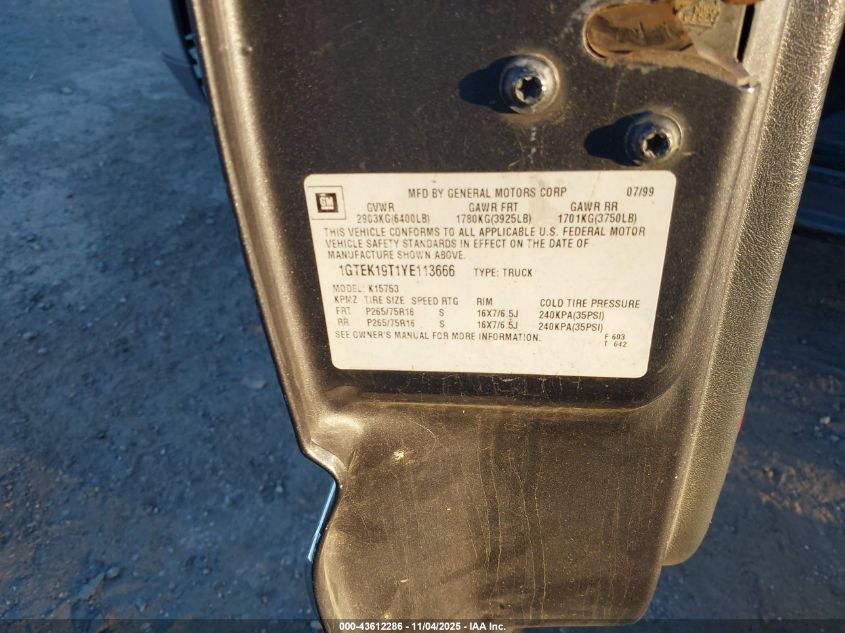 2000 GMC Sierra 1500 Sle VIN: 1GTEK19T1YE113666 Lot: 43612286