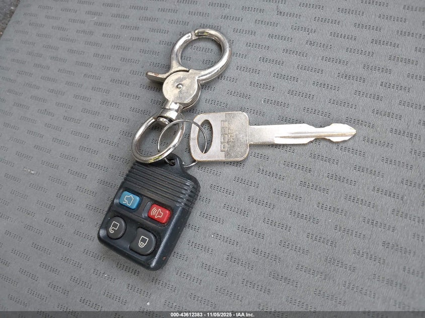 2011 Ford E-350 Super Duty Xlt VIN: 1FBNE3BL0BDA61932 Lot: 43612383