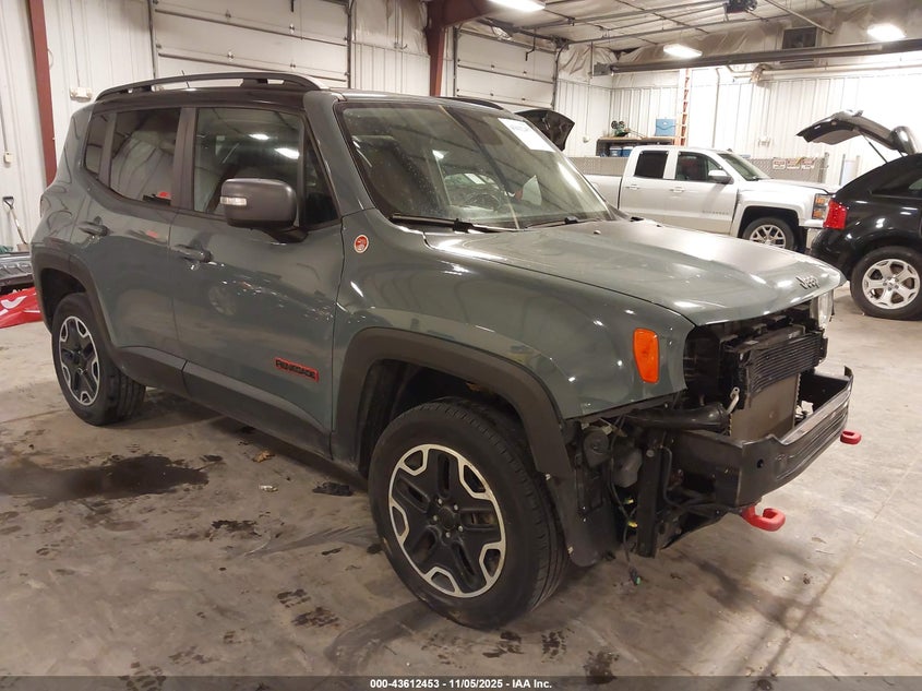 JEEP RENEGADE TRAILHAWK 4X4