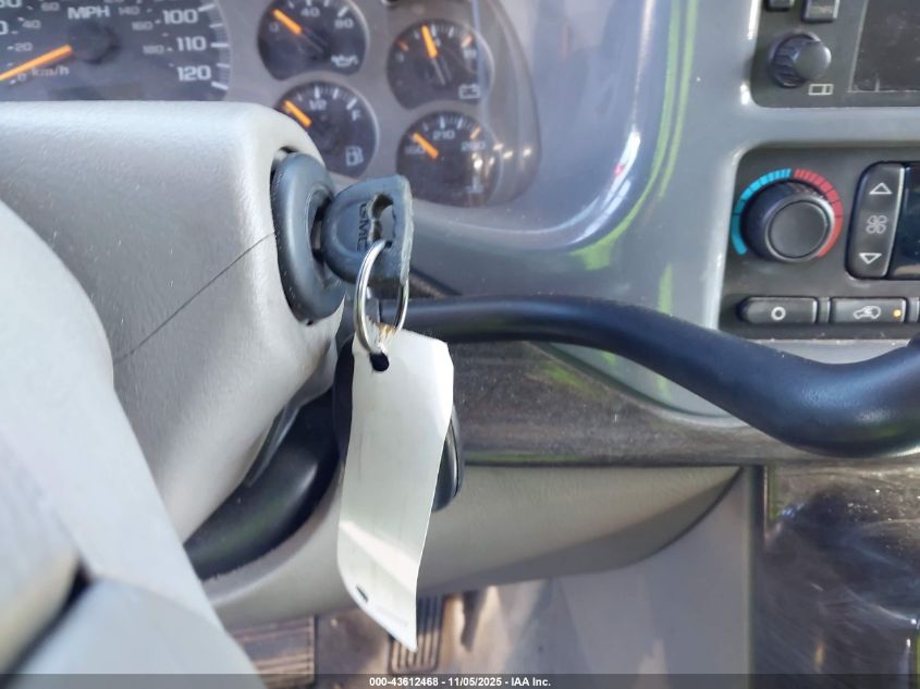 2005 GMC Yukon Denali VIN: 1GKEK63U85J212569 Lot: 43612468