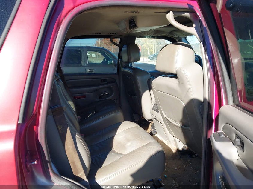 2005 GMC Yukon Denali VIN: 1GKEK63U85J212569 Lot: 43612468