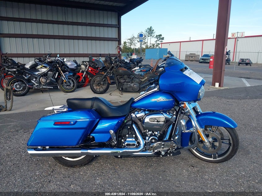 2018 HARLEY-DAVIDSON FLHX STREET GLIDE - 1HD1KBC10JB680114