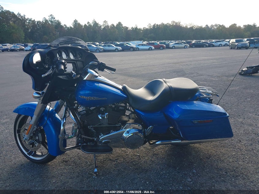 2018 HARLEY-DAVIDSON FLHX STREET GLIDE - 1HD1KBC10JB680114