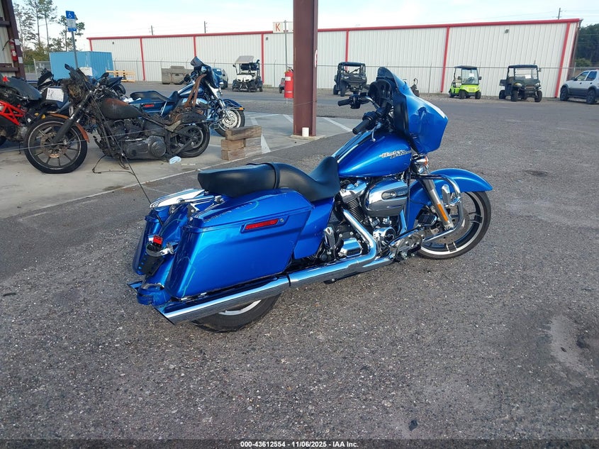 2018 HARLEY-DAVIDSON FLHX STREET GLIDE - 1HD1KBC10JB680114