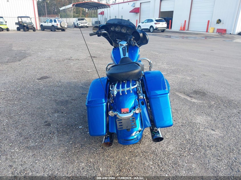 2018 HARLEY-DAVIDSON FLHX STREET GLIDE - 1HD1KBC10JB680114