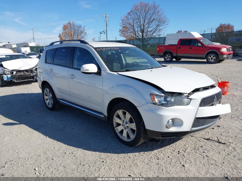 MITSUBISHI OUTLANDER SE