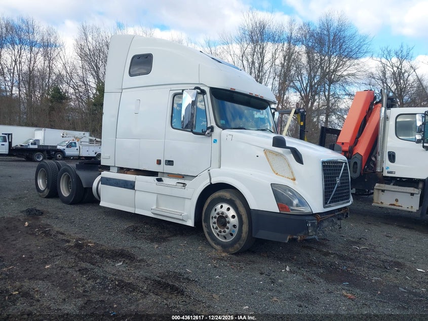 2004 VOLVO VN VNL