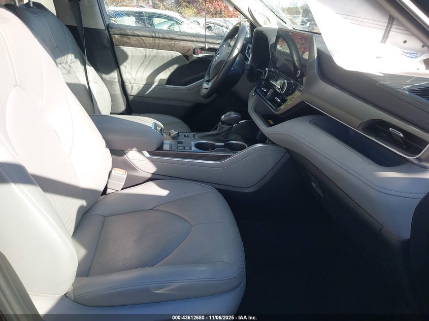 2023 TOYOTA HIGHLANDER LIMITED 5TDKDRBH1PS031317