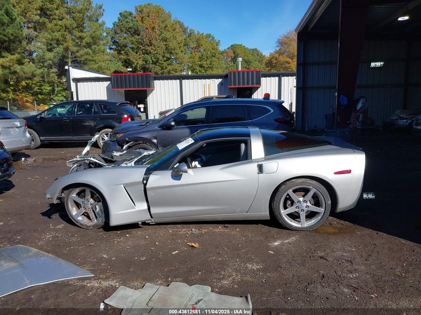 2005 Chevrolet Corvette VIN: 1G1YY24U955105580 Lot: 43612681