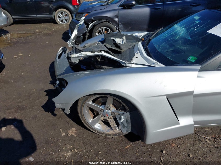 2005 Chevrolet Corvette VIN: 1G1YY24U955105580 Lot: 43612681