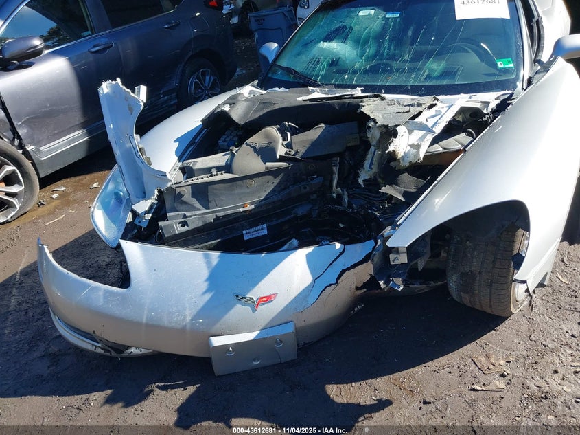 2005 Chevrolet Corvette VIN: 1G1YY24U955105580 Lot: 43612681