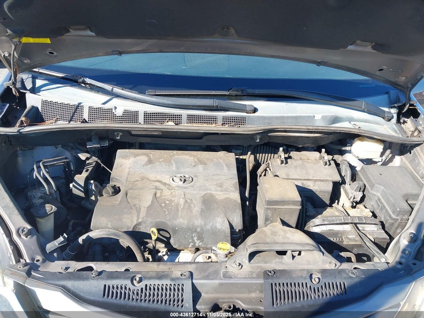 2013 TOYOTA SIENNA XLE V6 8 PASSENGER 5TDYK3DC3DS289347