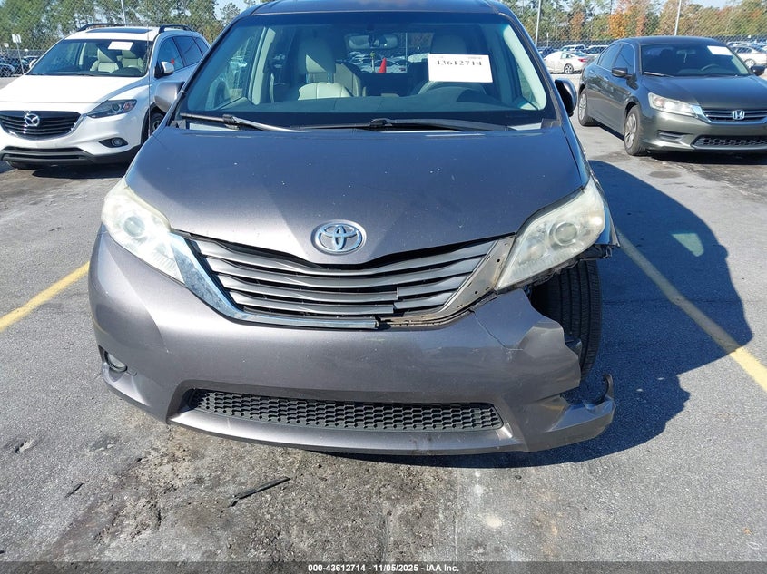 2013 TOYOTA SIENNA XLE V6 8 PASSENGER 5TDYK3DC3DS289347