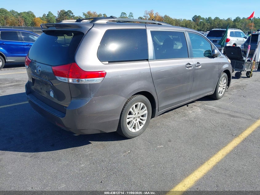 2013 TOYOTA SIENNA XLE V6 8 PASSENGER 5TDYK3DC3DS289347