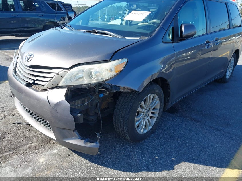 2013 TOYOTA SIENNA XLE V6 8 PASSENGER 5TDYK3DC3DS289347
